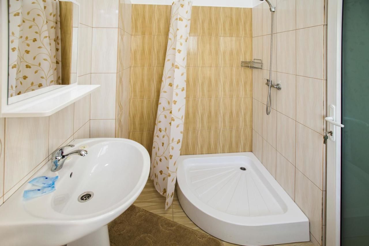 Отель Hotel La Gil Бухарест-21