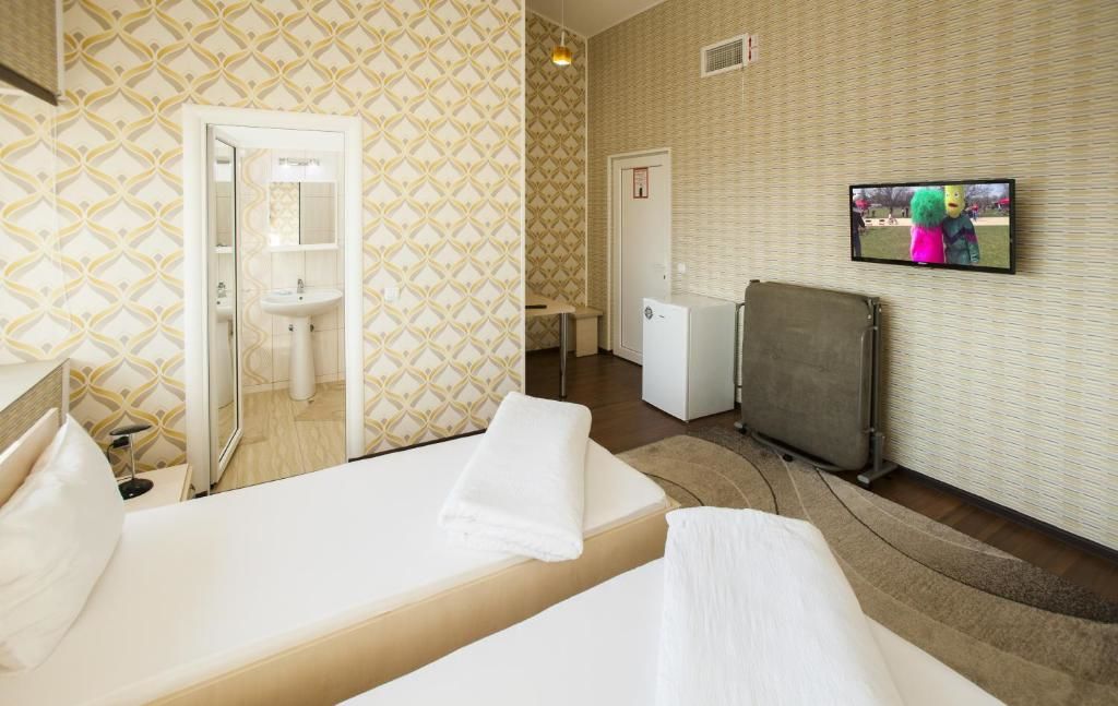 Отель Hotel La Gil Бухарест-41